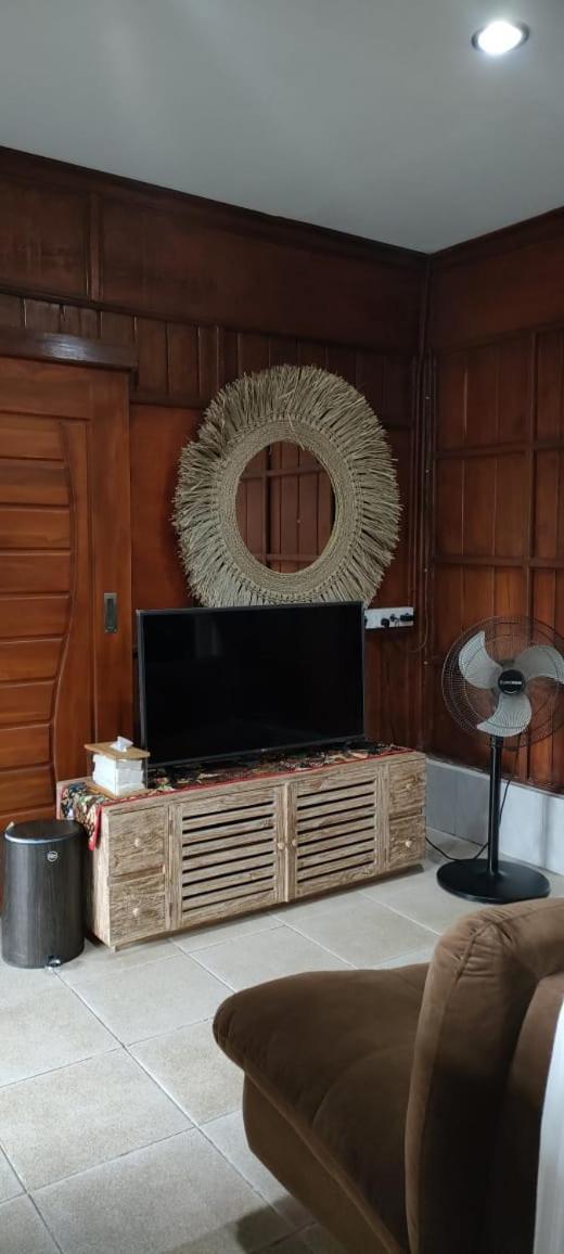 Mama Nings Beach Hotel Sekongkang Bagian luar foto